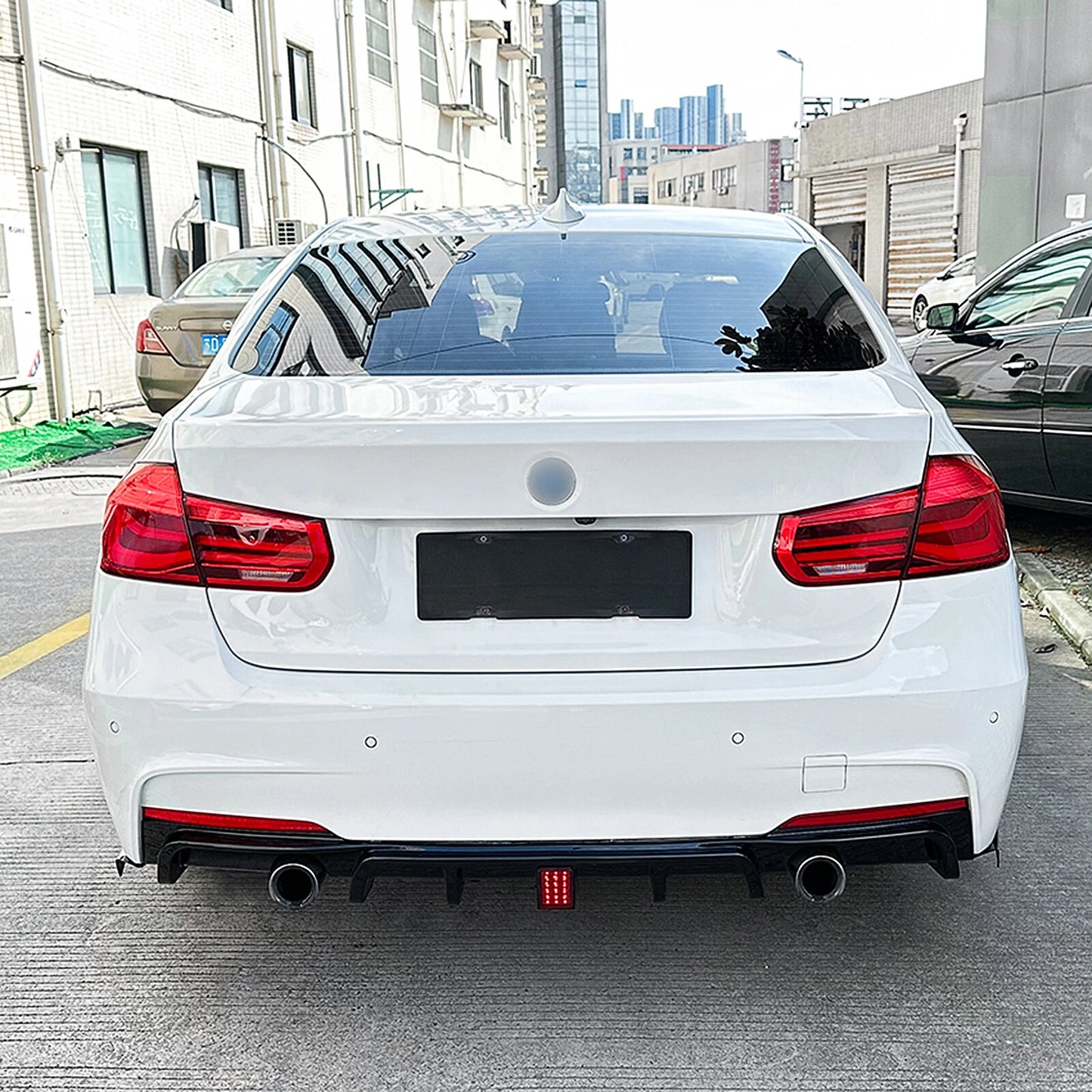 Rear Bumper Diffuser Lip w/ Lights for BMW 3 Series F30 M Sport (2013-2019)