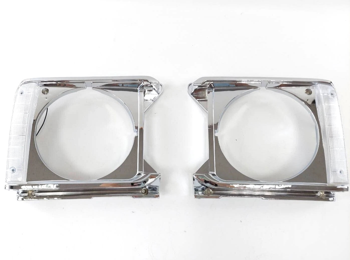 Headlight Case Surround for Toyota Hilux (1979)