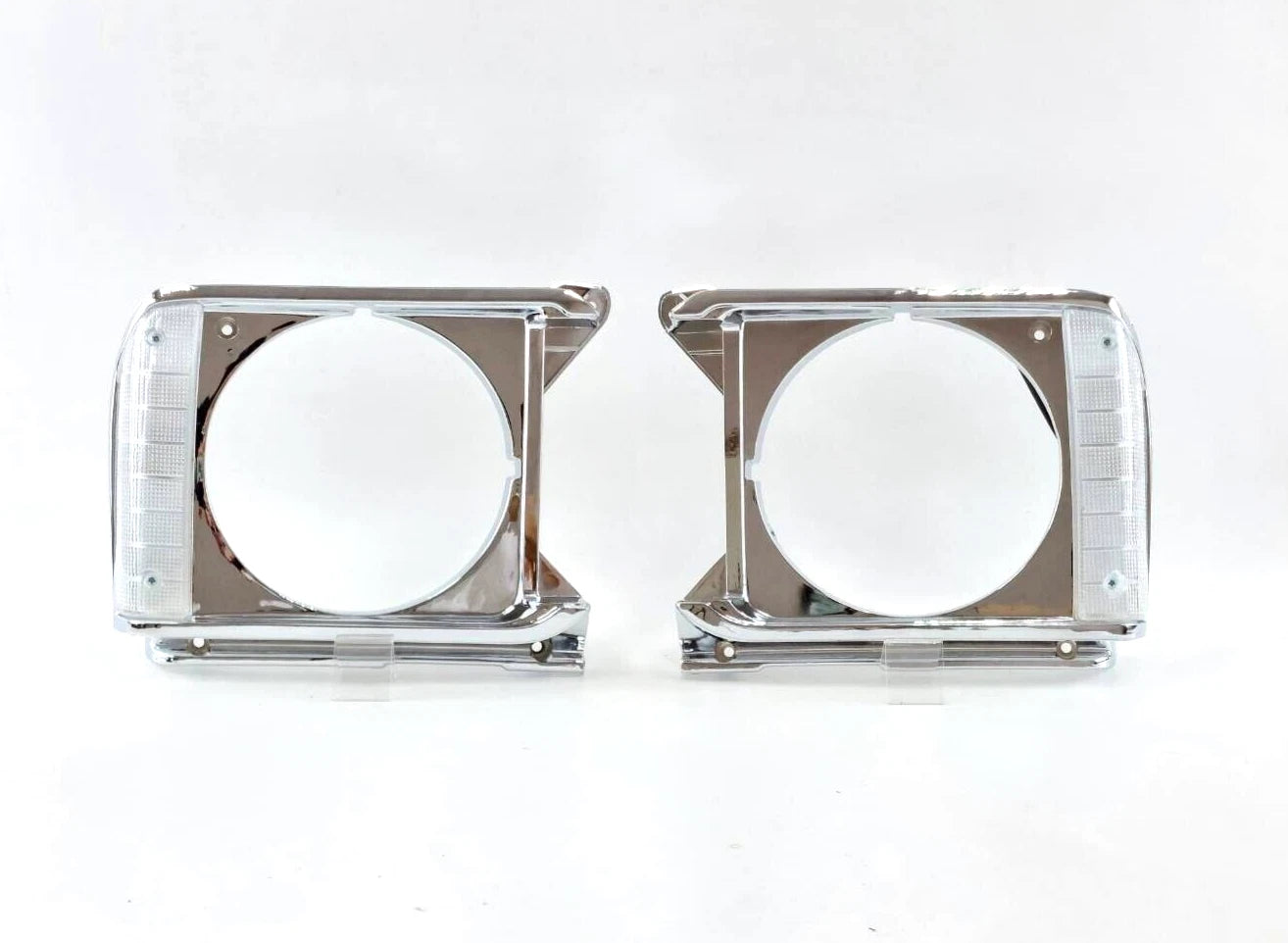 Headlight Case Surround for Toyota Hilux (1979)