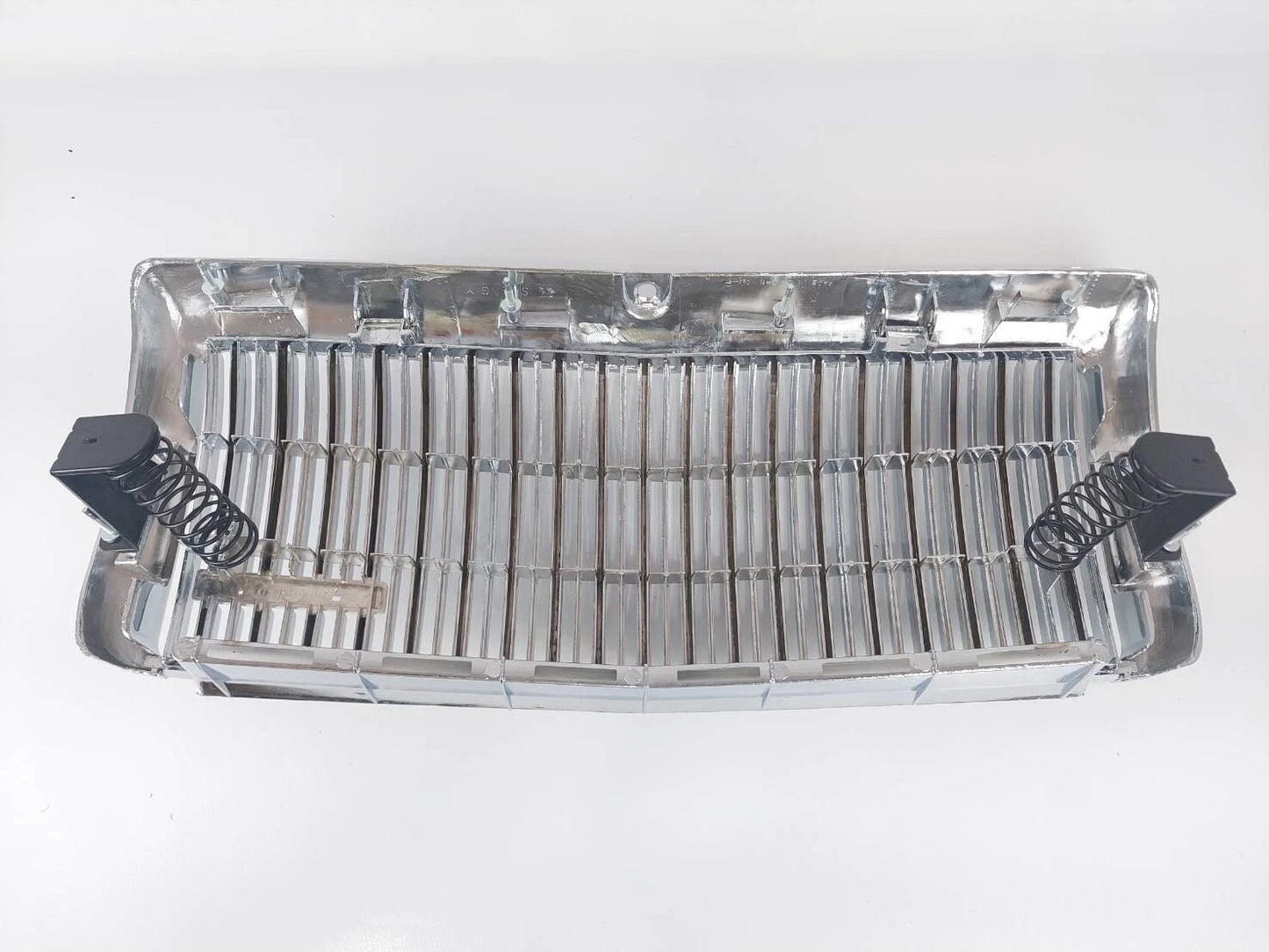 Chrome Grille Assembly for Lincoln Town Car (1995-1997)