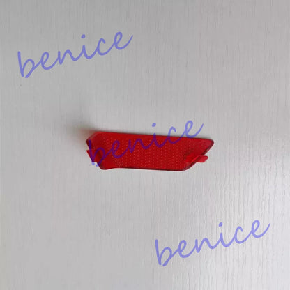 Red Front Right Door Panel Reflector Lens Cover for Ford Escape (2020–2024)
