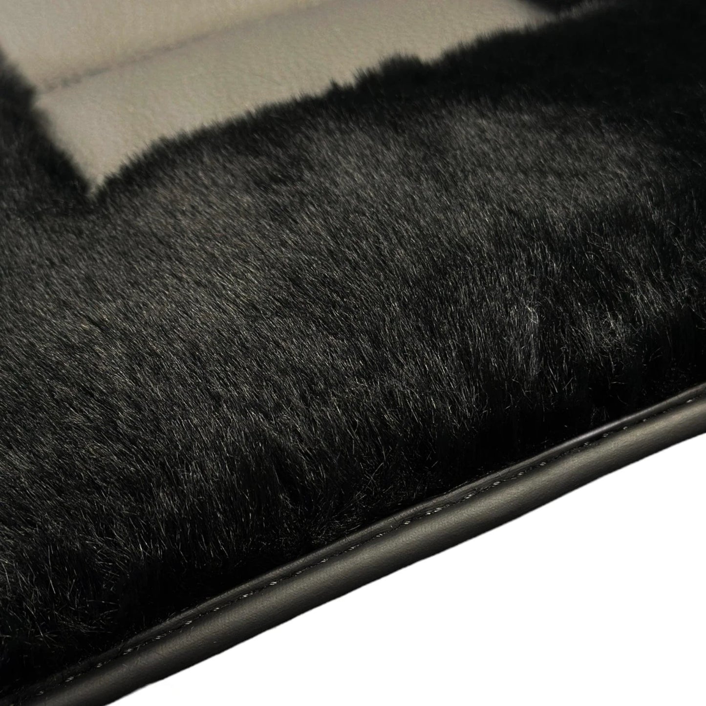 Black Sheepskin Floor Mats for BMW 7 Series G11 (2015-2021) - AutoWin