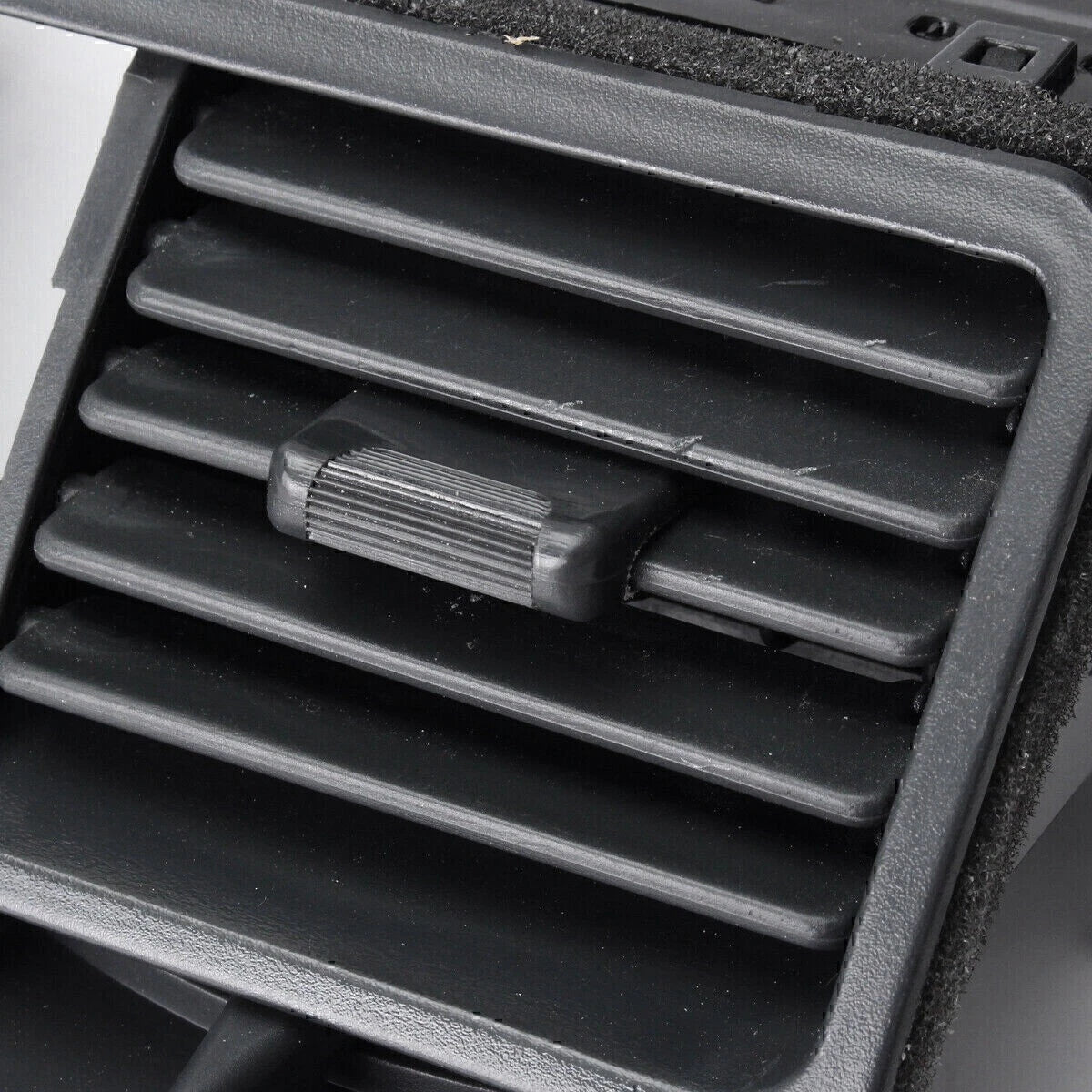 Center Panel Dash Air Outlet Vent for Mitsubishi Pajero Montero (V31-V33)