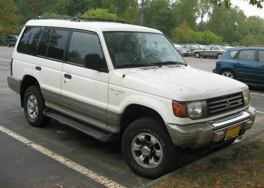 Rear Shackles for Mitsubishi Pajero Montero Field Master (1991-1996)