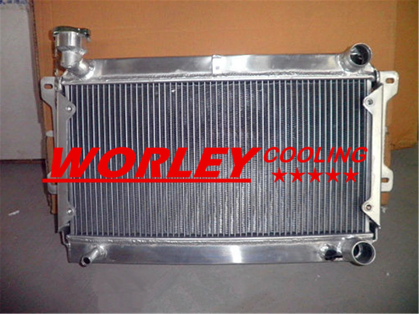 3 Row Radiator for Mazda R100/Familia 1000/1200/1300 (1970-1978)