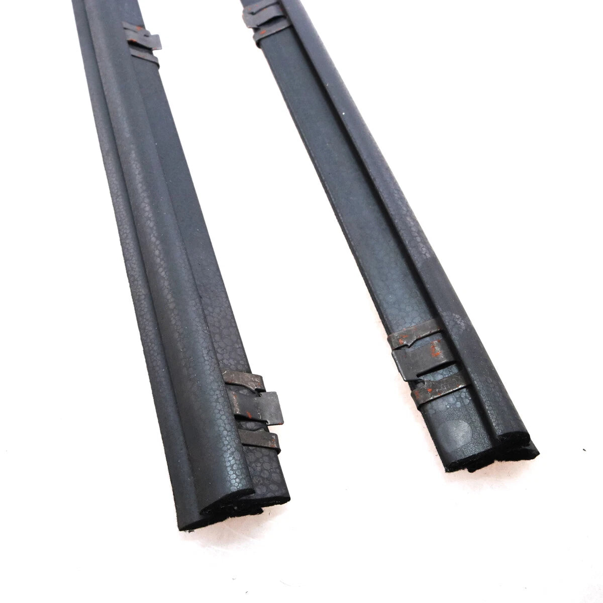Front Door Glass Weatherstrip Vent Set for Toyota Land Cruiser BJ70 LJ70 HJ75
