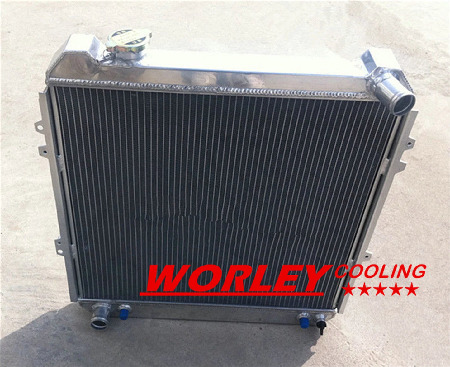 3 Row Aluminum Radiator & Fan for Toyota Pickup 4Runner (1988-1995)