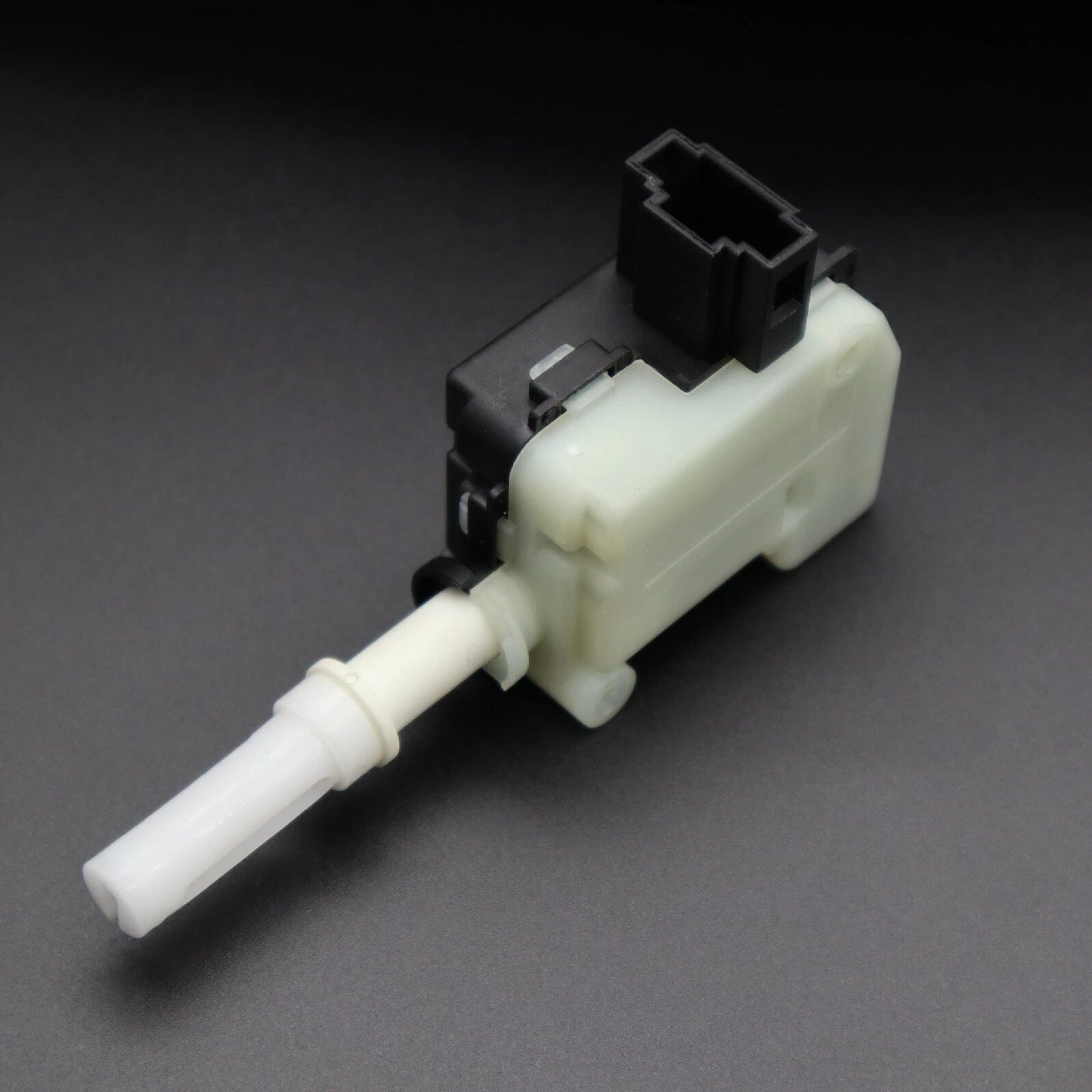 Fuel Tank Cap Lock for Volkswagen PASSAT B5.5 (2001–2005)