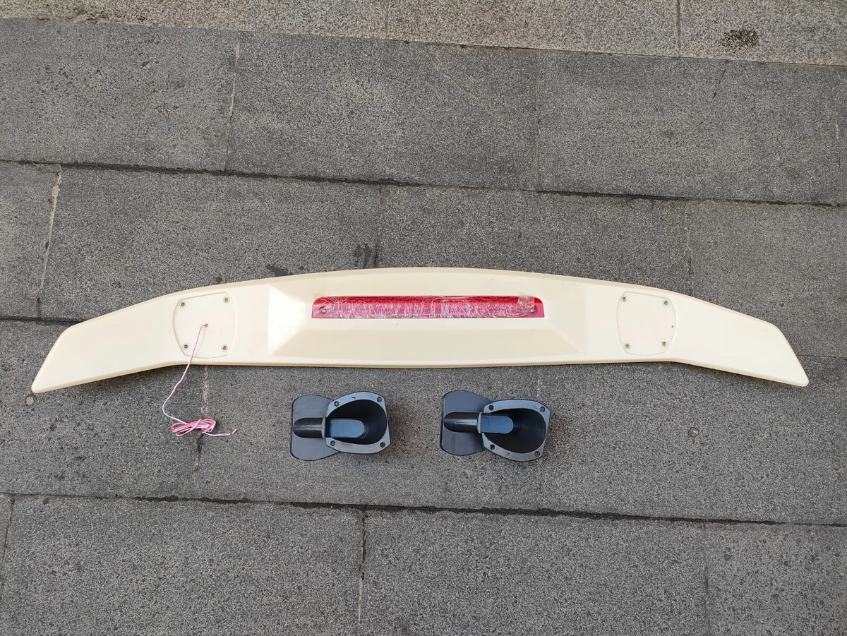 Unpainted Rear Wing Spoiler for Kia Forte Cerato K3 Sedan with Light