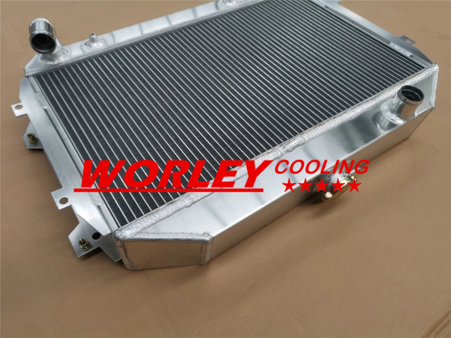 3 Row Aluminum Radiator for Datsun 240Z L24 2.4L L6 (1970-1973)