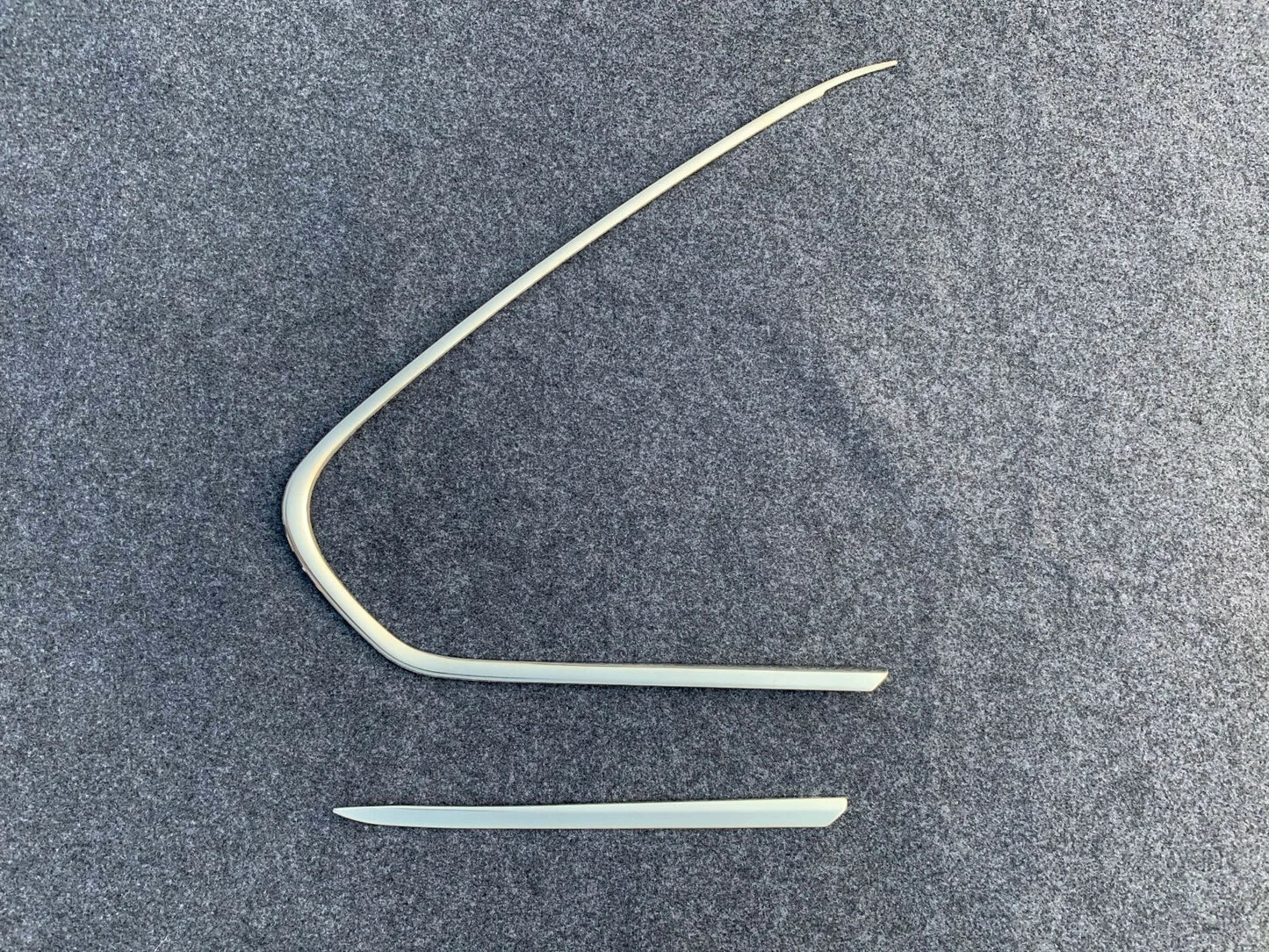 Window Bottom Stainless Steel Molding Cover Trim for Toyota RAV4 (2019-2023)
