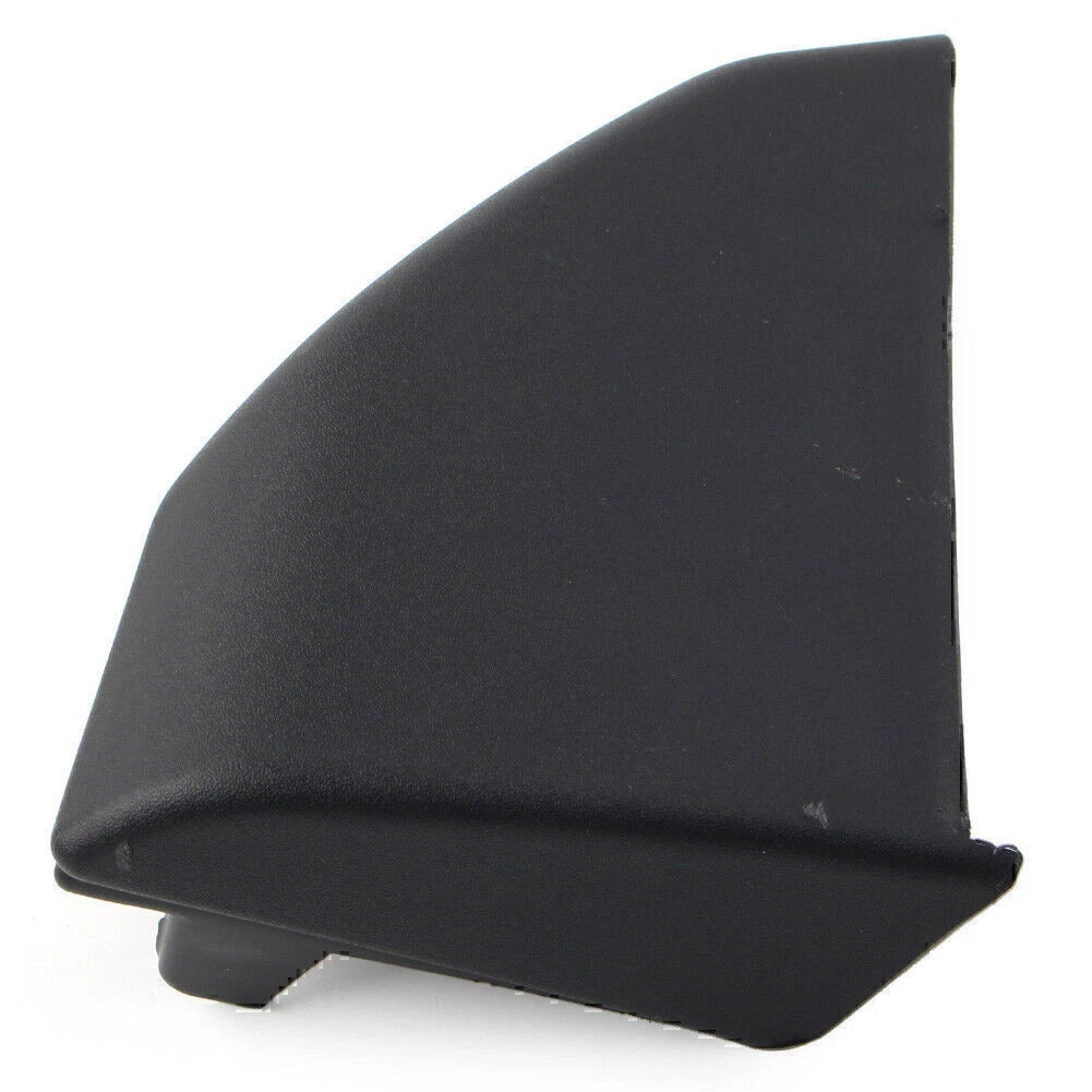Black Plastic Left Rear Wheelarch End Cap for Land Rover Discovery (2005-2016)