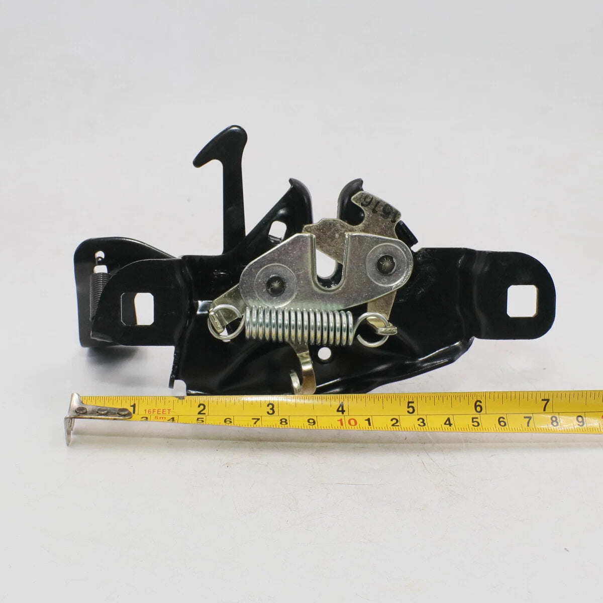 Latch Striker for Toyota Land Cruiser BJ60 FJ60 FJ62 HJ60 HJ61 1980-1989
