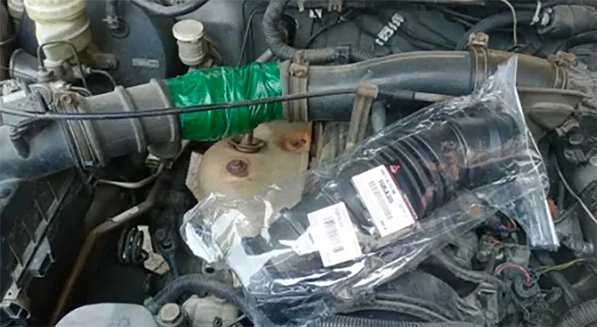 Air Intake Hose for Mitsubishi Triton, Pajero Sport 2.4L (2015-2020)