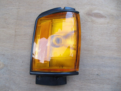Corner Parking Lamp Indicator Light for Toyota Hilux (1984-1988) 2 x