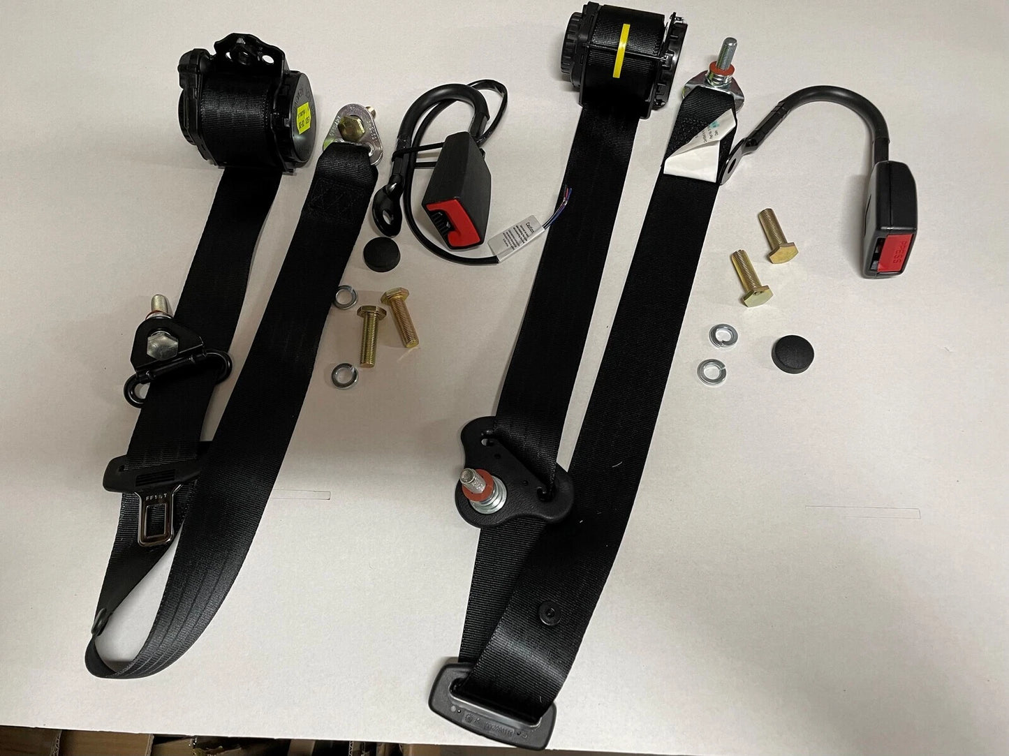Front Seat Belt Kit for Holden VN VP Commodore / Toyota Lexcen (1989-1991)