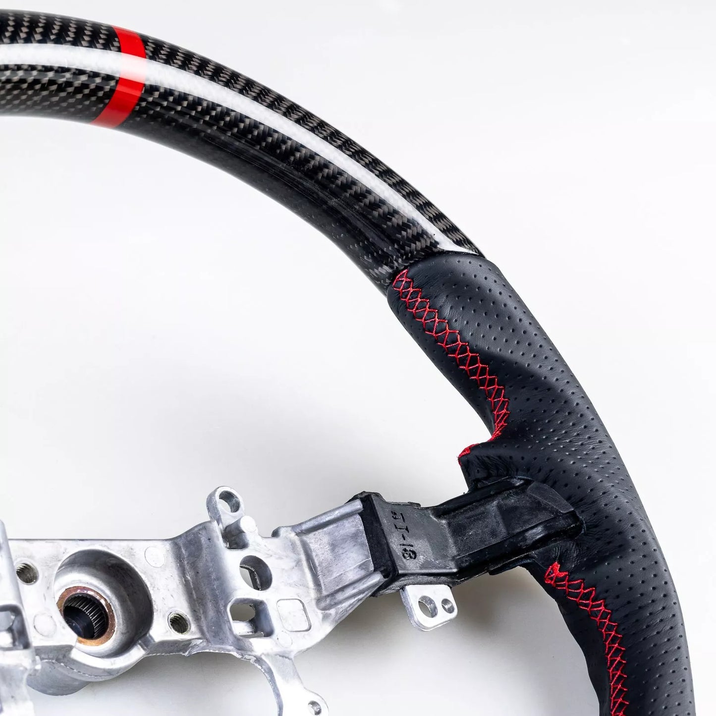 Carbon Flat Bottom Steering Wheel for Suzuki Jimny (2018-2021)