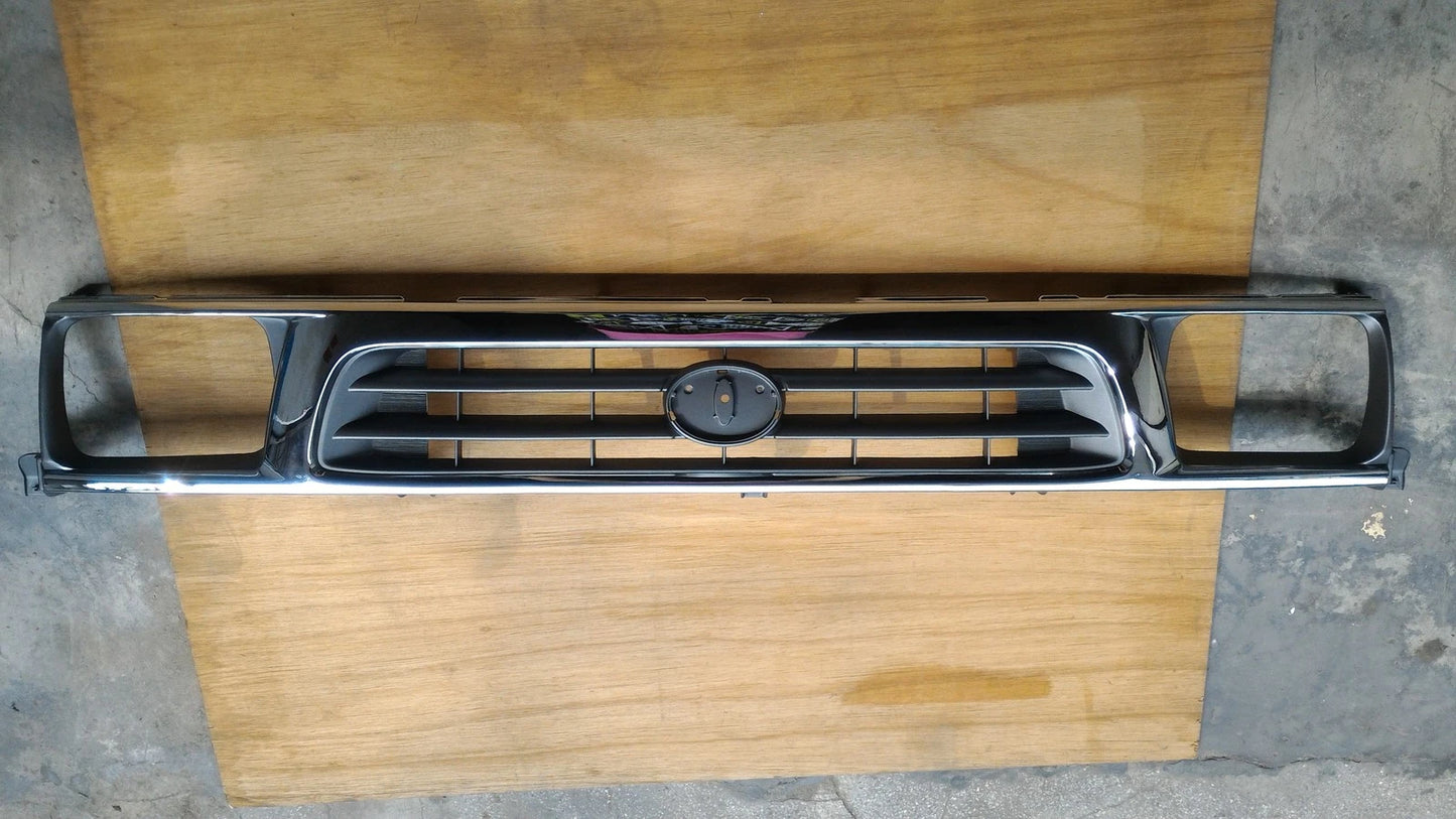 Grill for Toyota Hilux 2WD (1998-2001) - Chrome-Painted with Clips