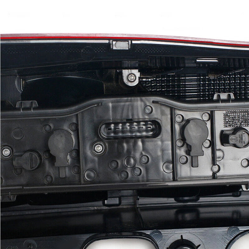 Right Rear Tail Light Brake Lamp Assembly for Mercedes Benz Metris (2016-2019)