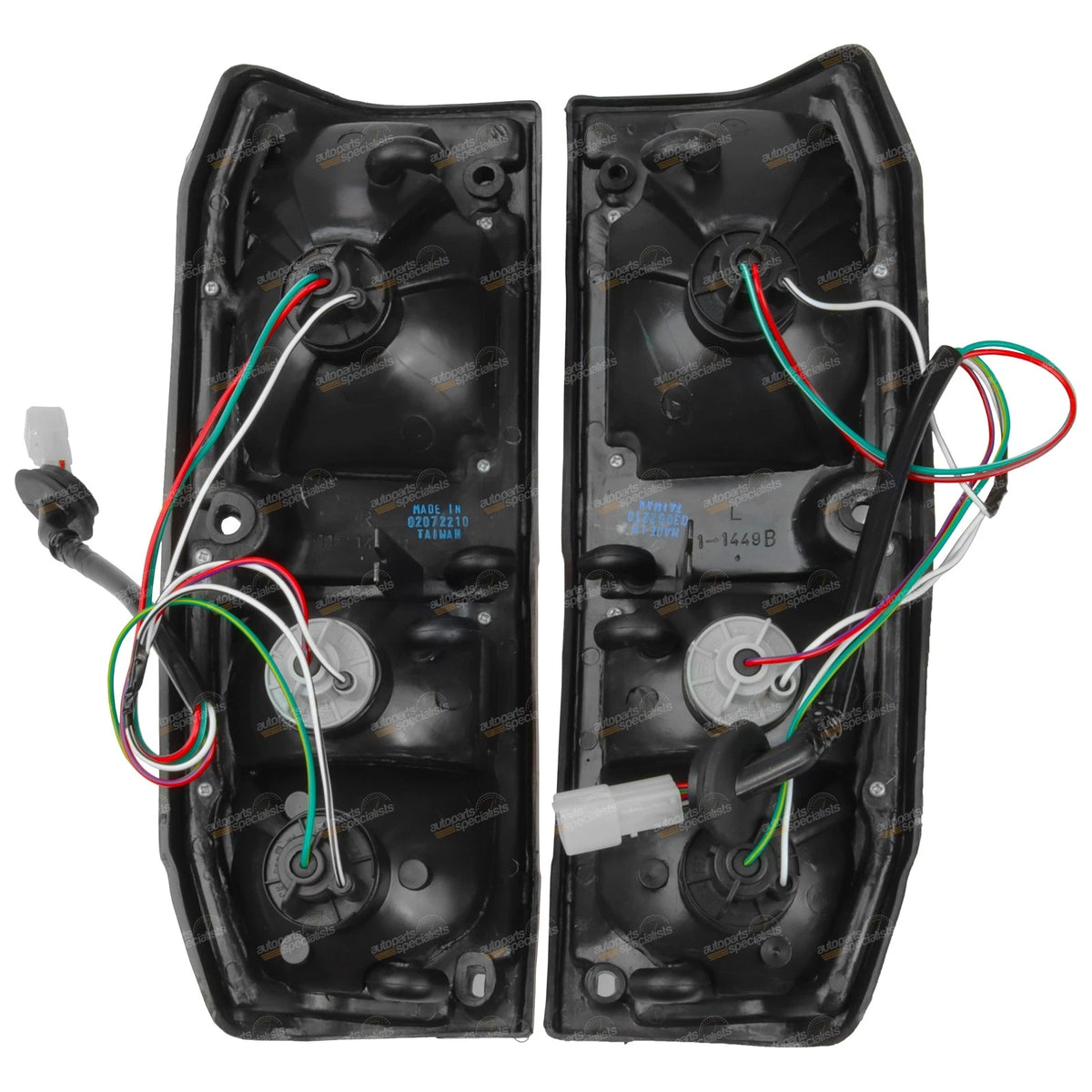 2 x Tail Lights for Toyota Landcruiser 70/75 Series Troopy (1985–1999)