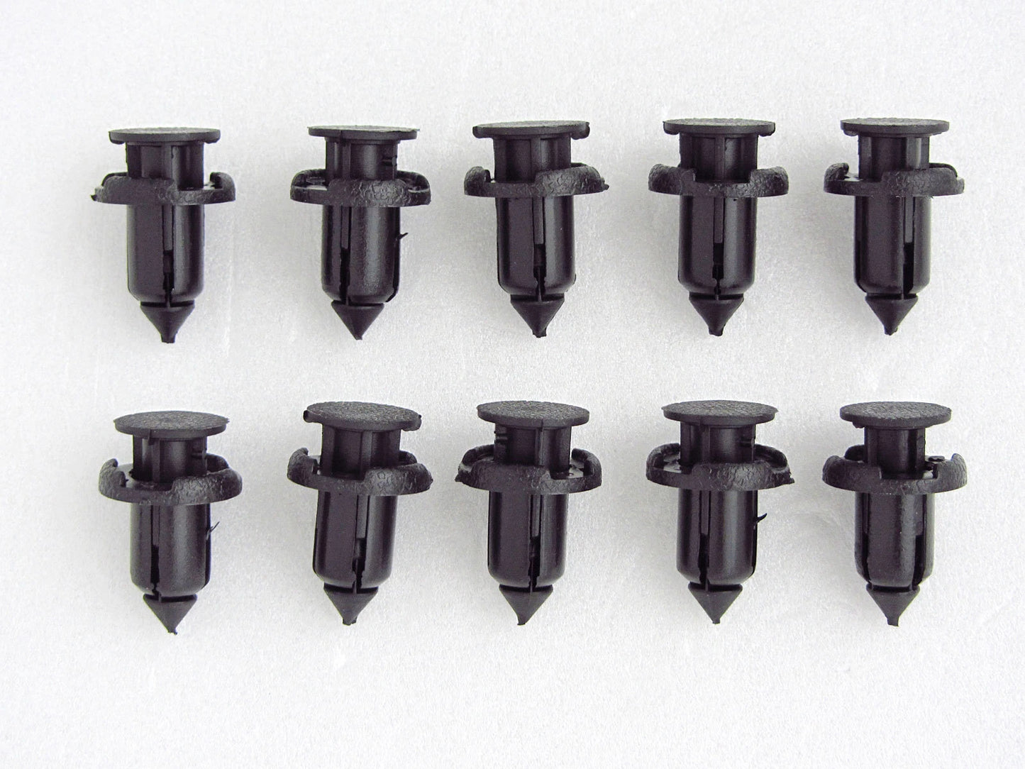 10 x Isuzu D-Max Holden Rodeo Vauxhall Brava Front Bumper Clips (2002-2012)