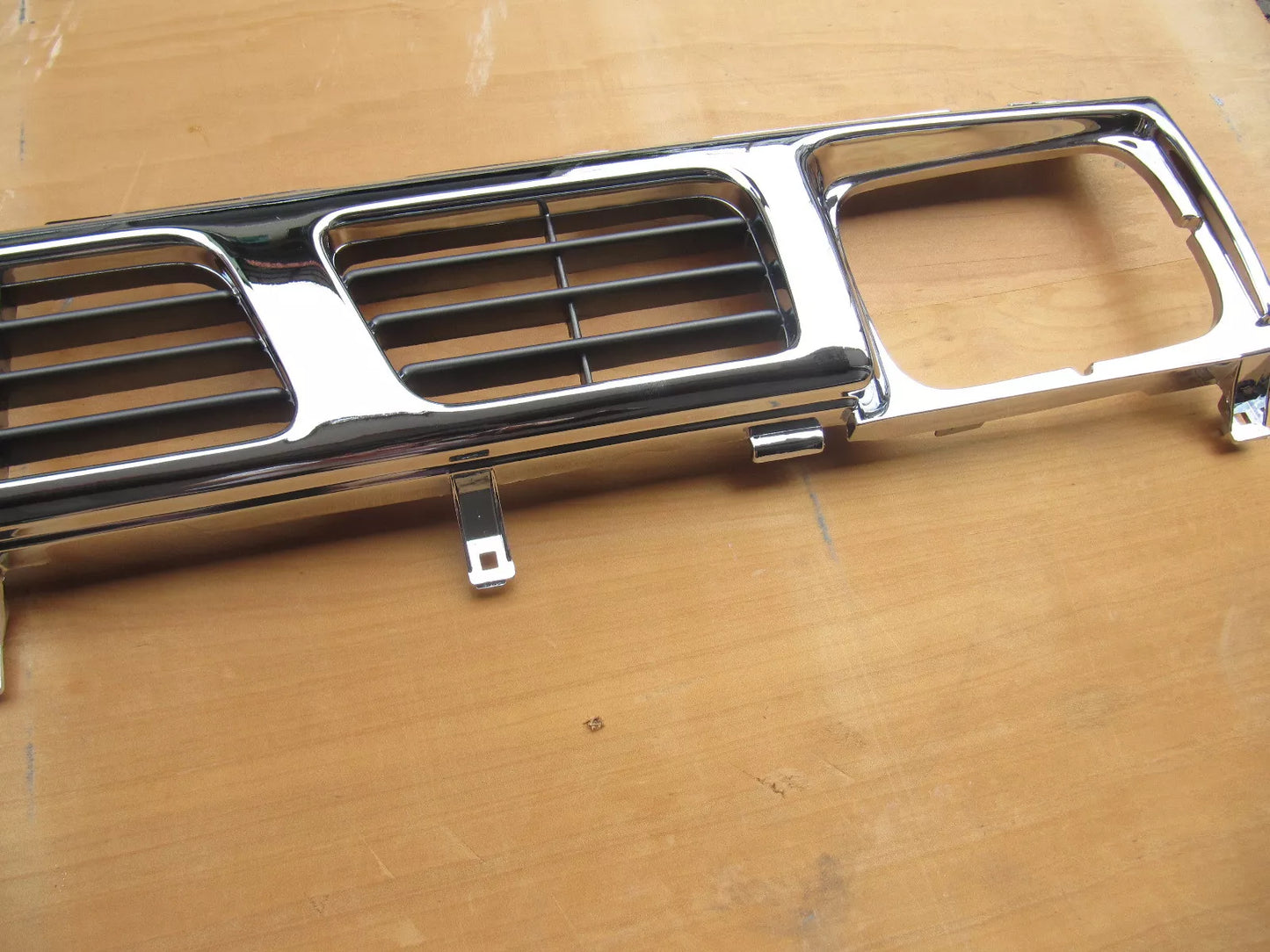 Chrome Grill for Nissan Navara D21 Pickup (1992-1997)