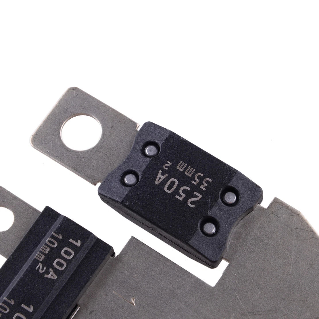 Engine Rear Main Fuse Block Plate for Cadillac SRX (2010-2016)