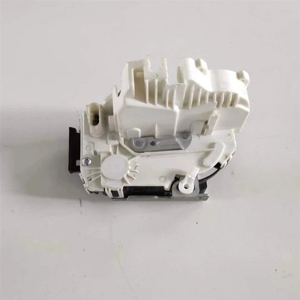 Front Power Door Lock Actuator Latch Assembly RH for Chrysler Dodge (2005-2010)