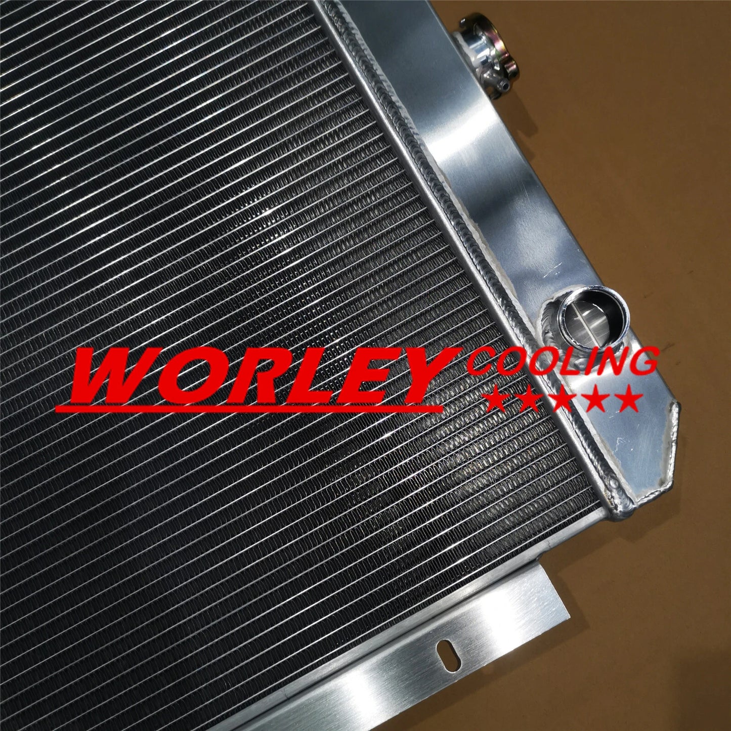 3 Row Aluminum Racing Radiator for Jeep CJ5 CJ6 CJ7 3.8L 4.2L 5.0L (1970-1985)
