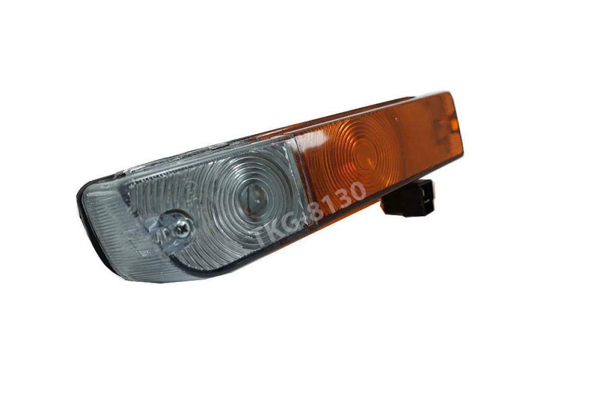 Right Front Turn Signal Light for Datsun 1200 B110 B210 (1970-1973)