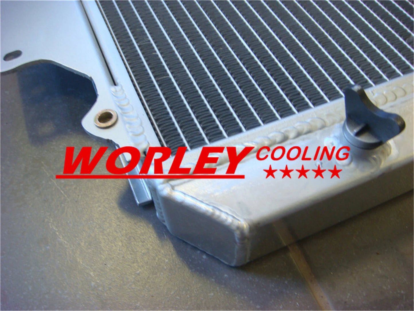 Aluminum Radiator for Suzuki Sierra 1.0 1.3 SJ410 SJ413 (1981-1996) + Red Hoses