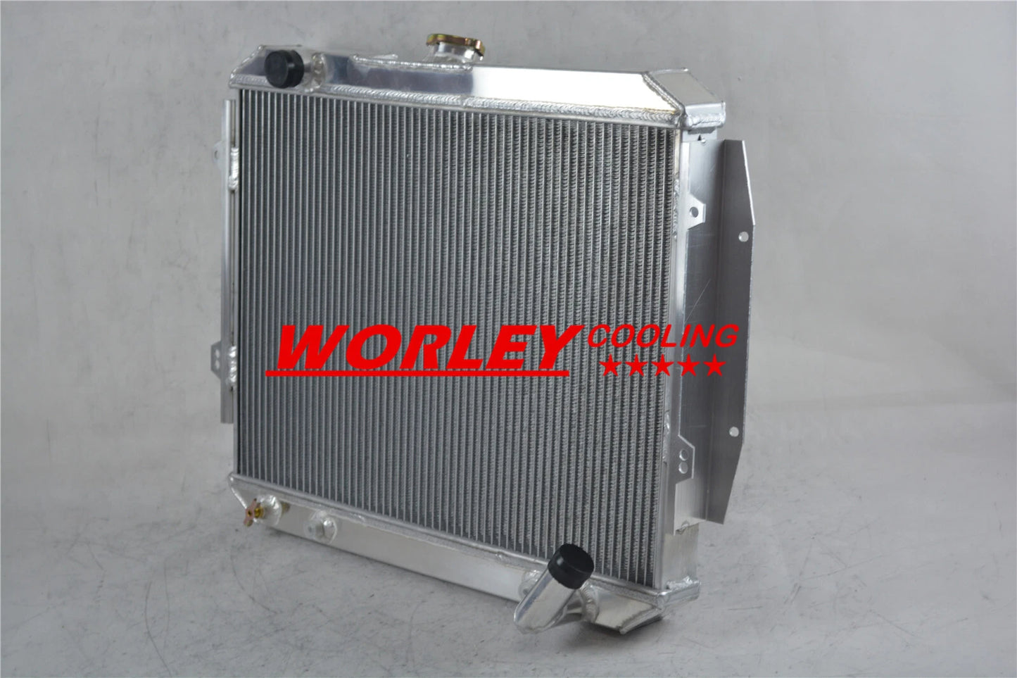 Aluminum Radiator for Mitsubishi Pajero (2000-2006)