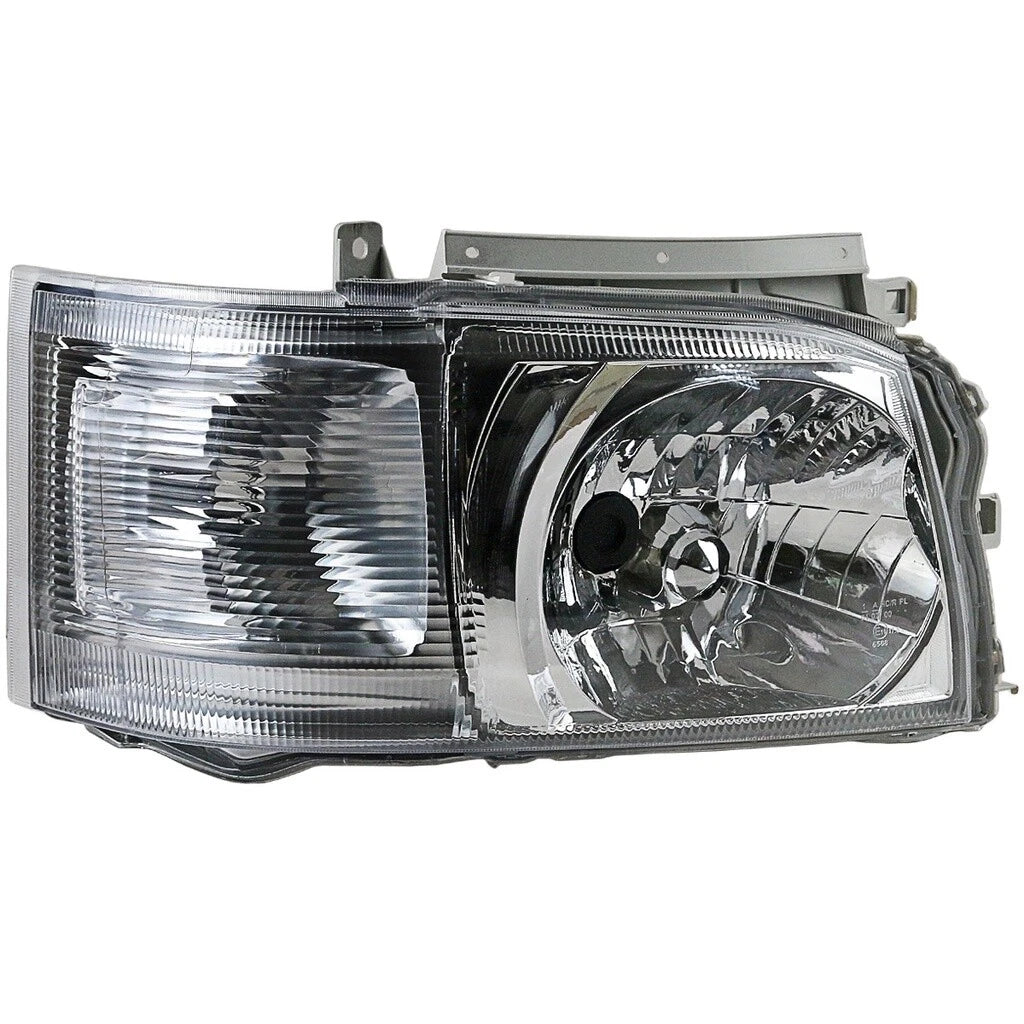 2 x Headlamps for Toyota Hiace KDH200 TRH223 200 Series (2005-2010)