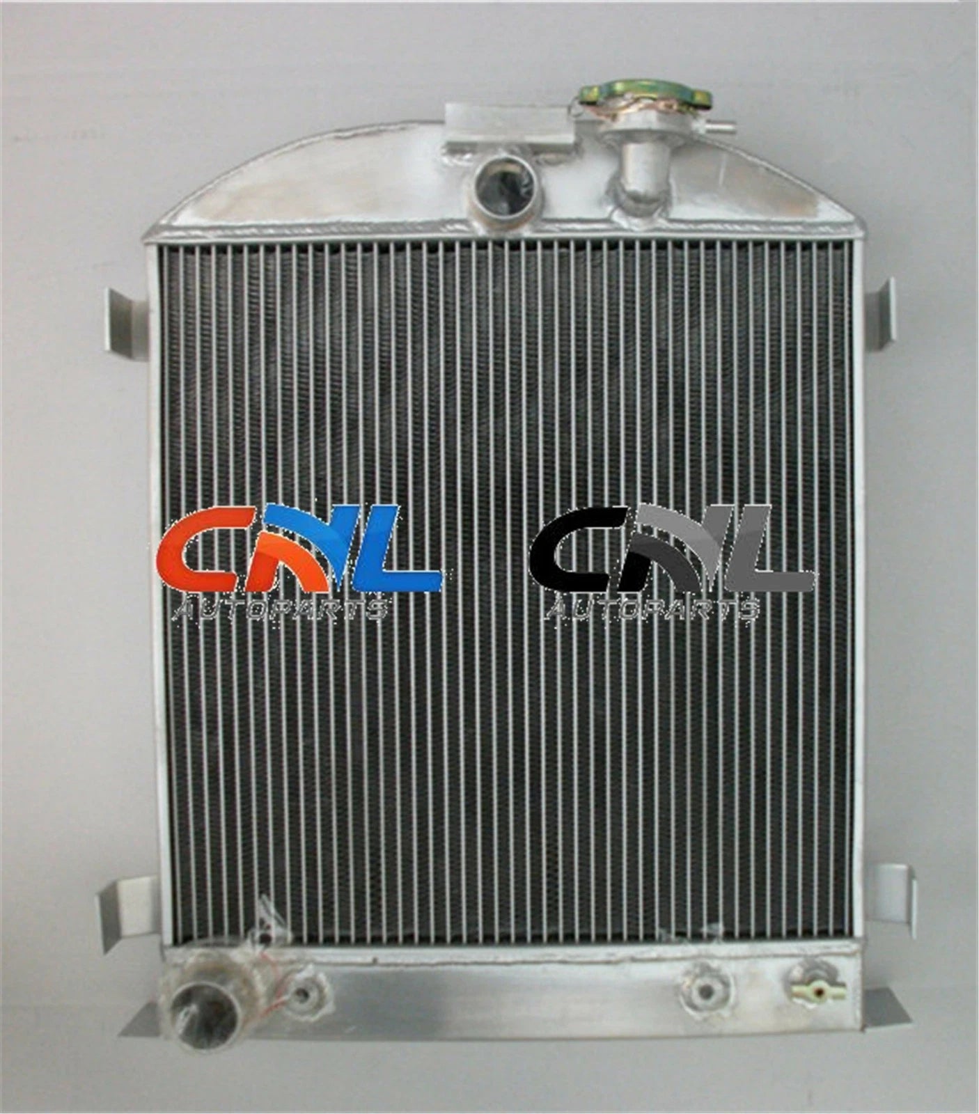 3 Core Aluminum Radiator for Ford Chopped Low Boy (1932)
