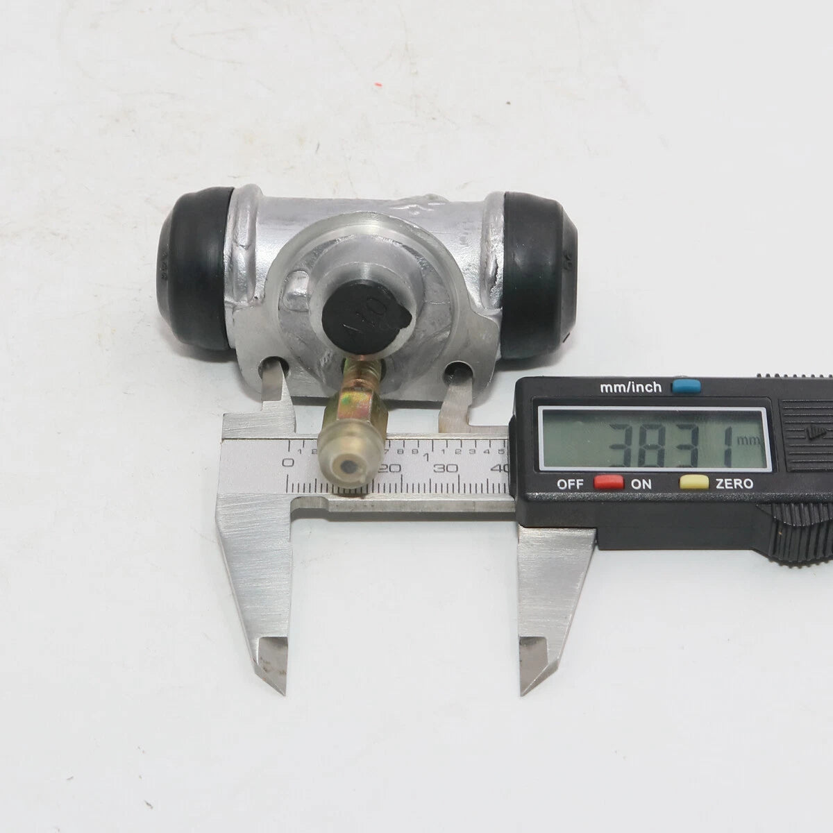 11/16" Rear Wheel Brake Cylinder for Nissan 720 D21 Navara 1980-1986