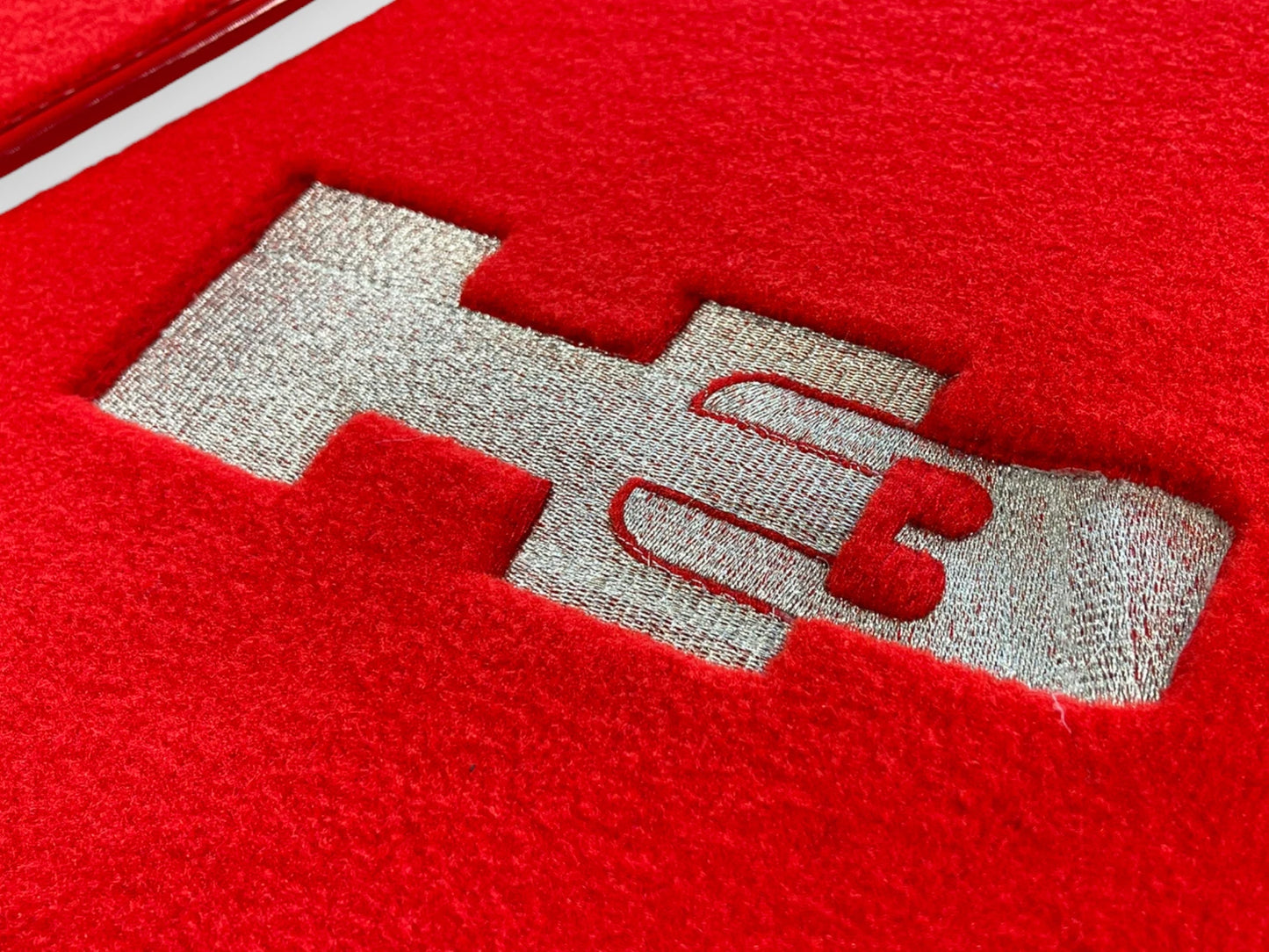 Tailored Red Floor Mats for Hummer H3 with H3 Emblem (2005-2010)