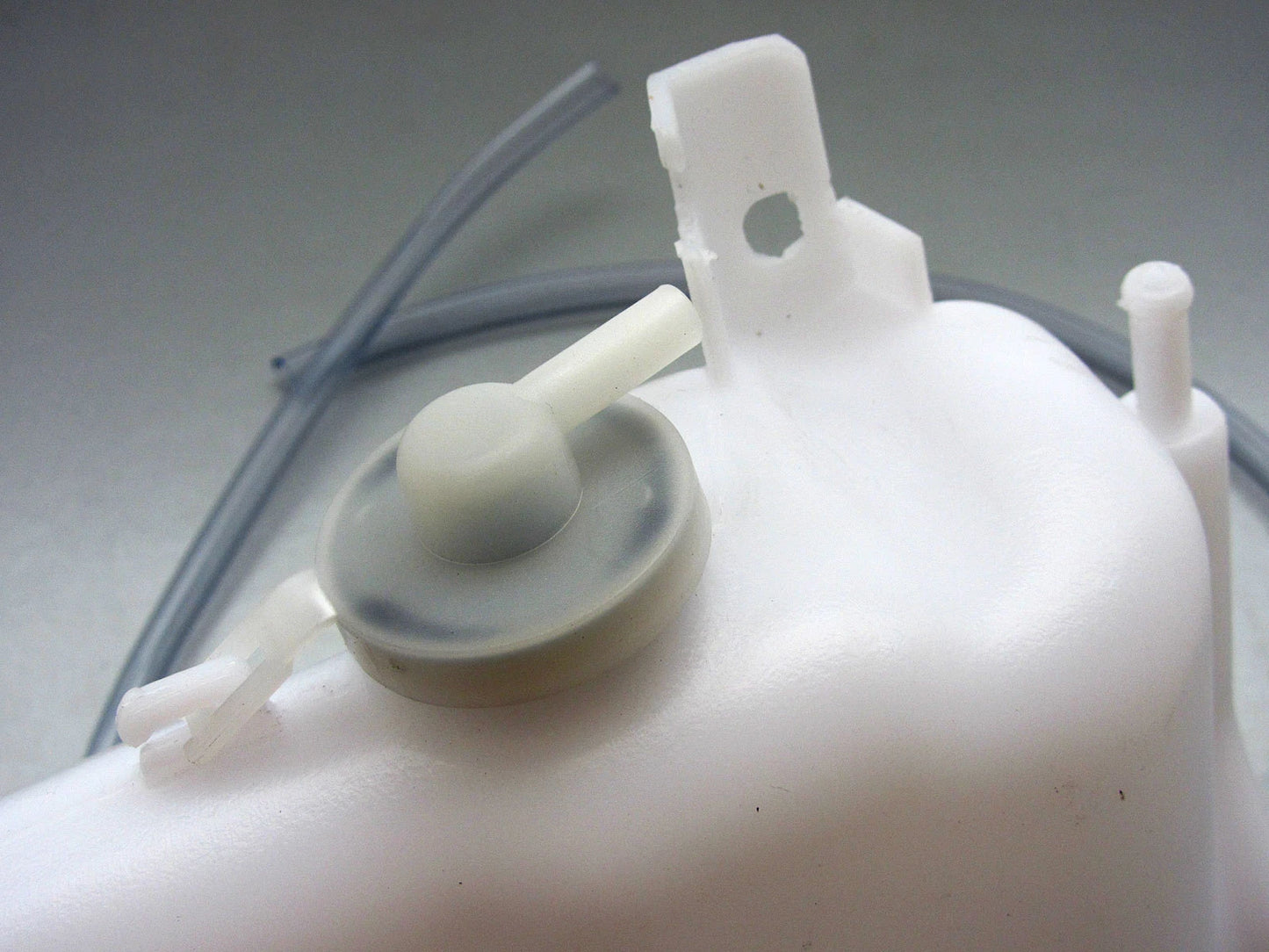 Isuzu D-Max Holden Rodeo Radiator Overflow Bottle Tank (2002-2012)