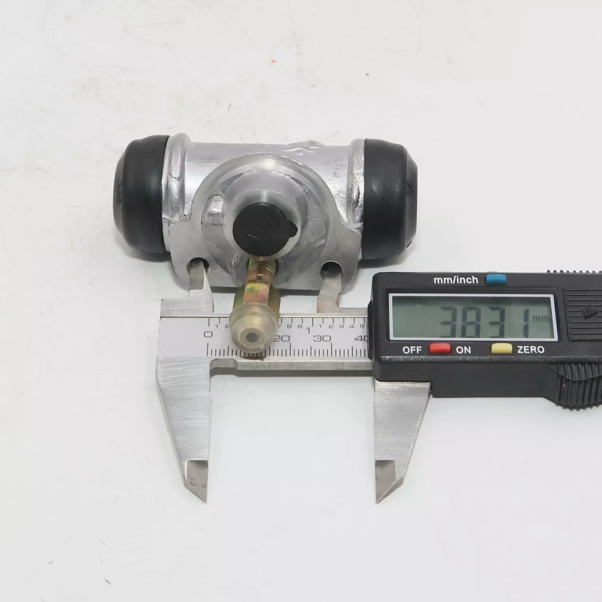 11/16" Rear Brake Cylinder for Datsun 720 1980-1986