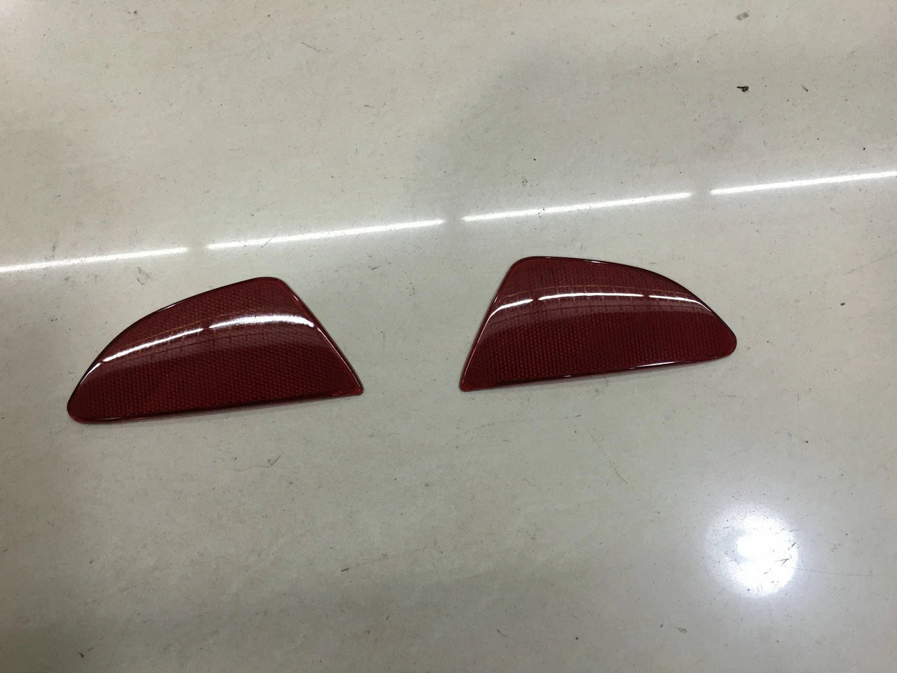 Rear Fog Light Reflection Board for Mazda 2 DEMIO 2015-2017 Red