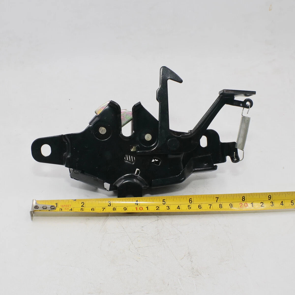 Bonnet Latch Striker Lock for Holden Nova LE LF 1989-1994 Model Fit