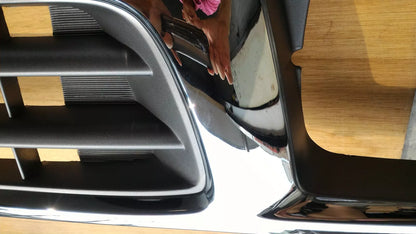 Grill for Toyota Hilux 2WD (1998-2001) - Chrome-Painted with Clips