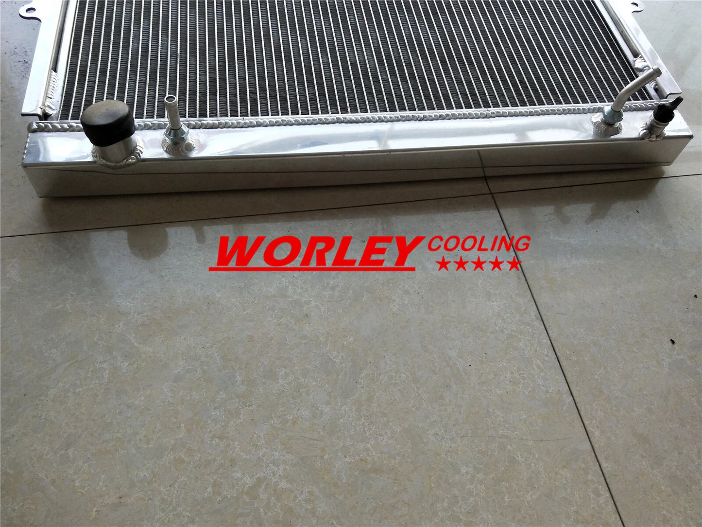 Aluminum Radiator & Fan for Toyota Tacoma 1995-2004 (1995-2004)