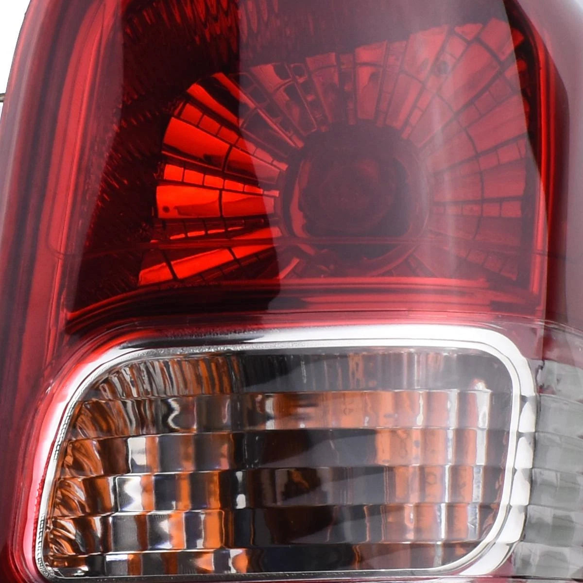 Tail Light Rear Lamp Right Fits Mitsubishi L200 Triton Pickup Truck 2015-18 D05