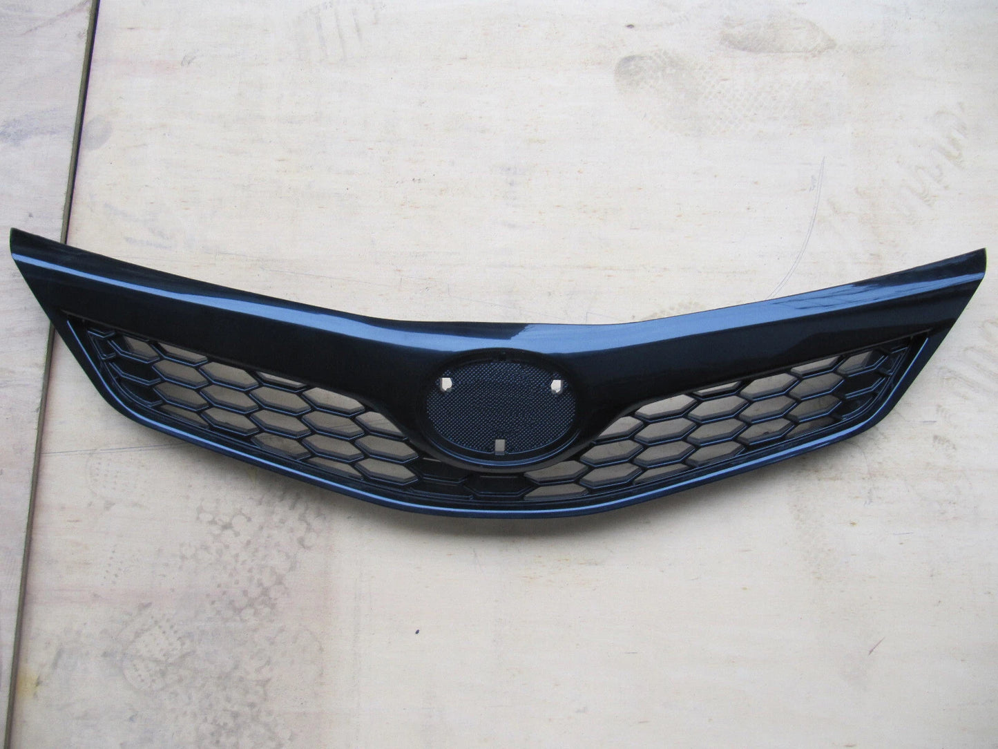 Black Grill for Toyota Camry ATARA ASV50 (2011-2014)