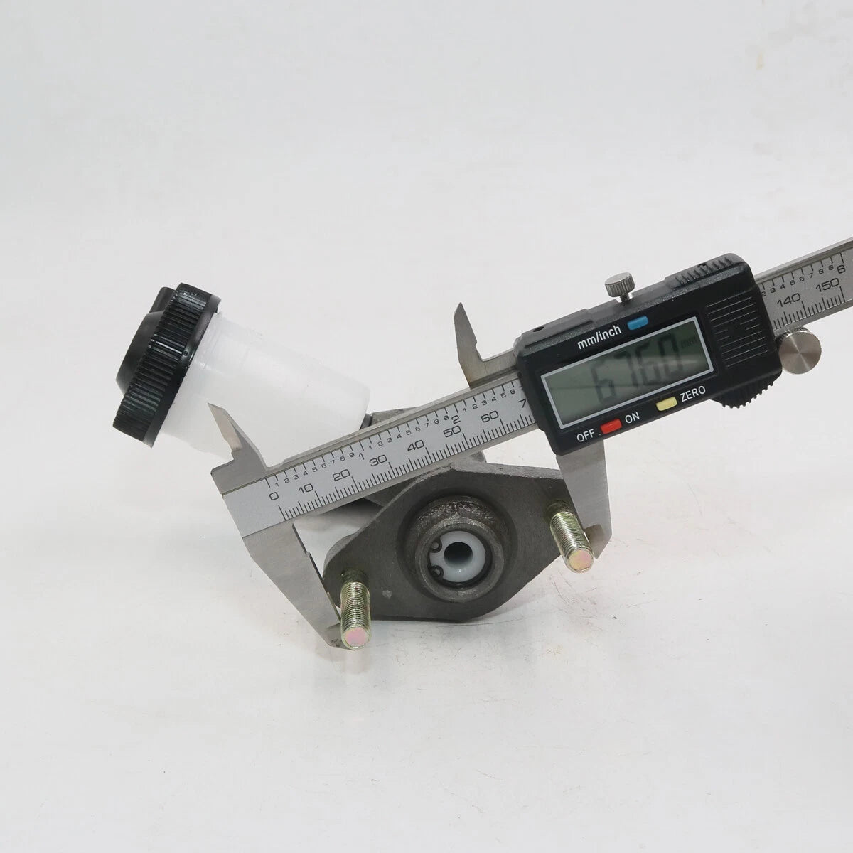 Clutch Master Cylinder for Mazda Bravo B2000-BT50 1985-1996