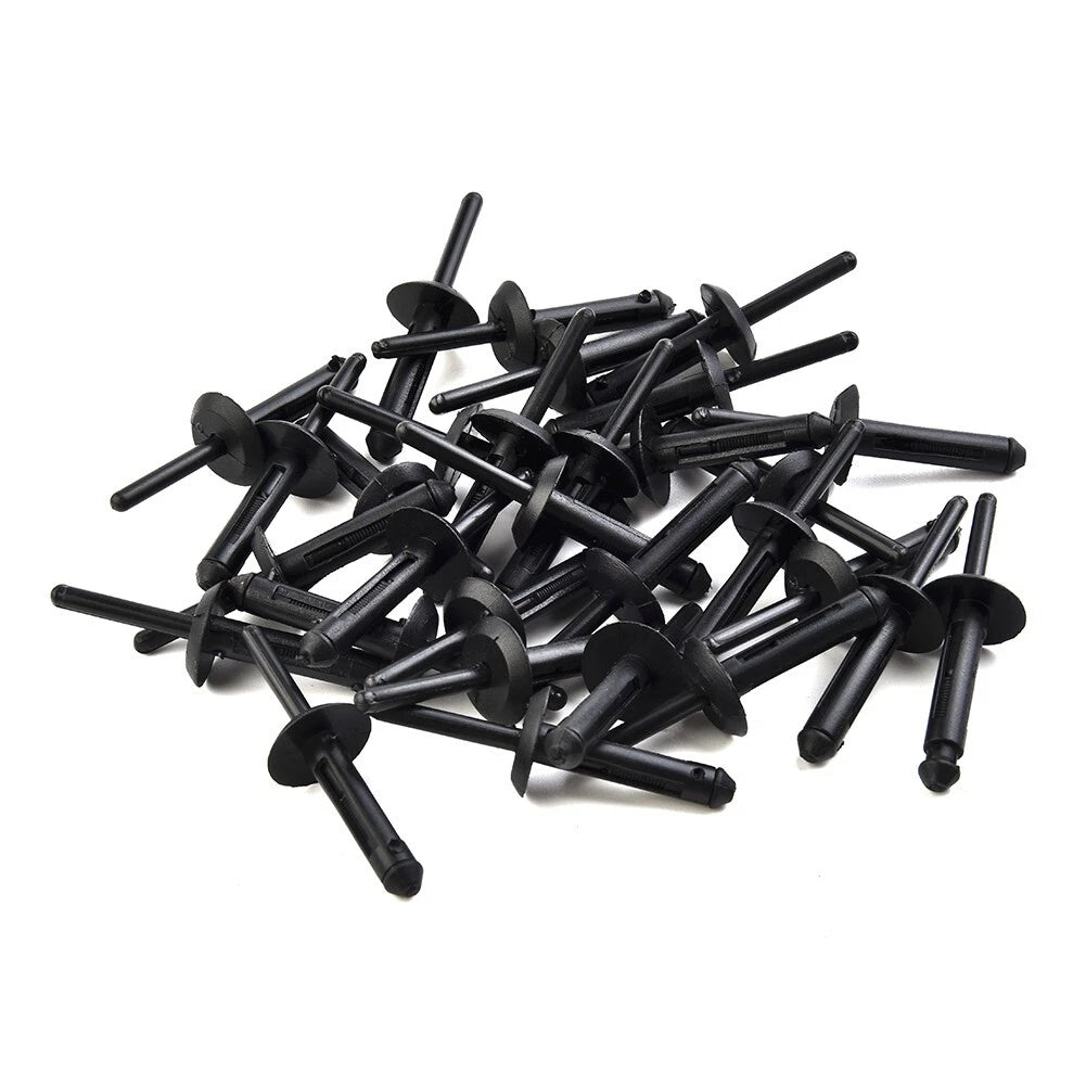 30x Door Panel Fastener Clips for Jeep Grand Cherokee (1999–2004)