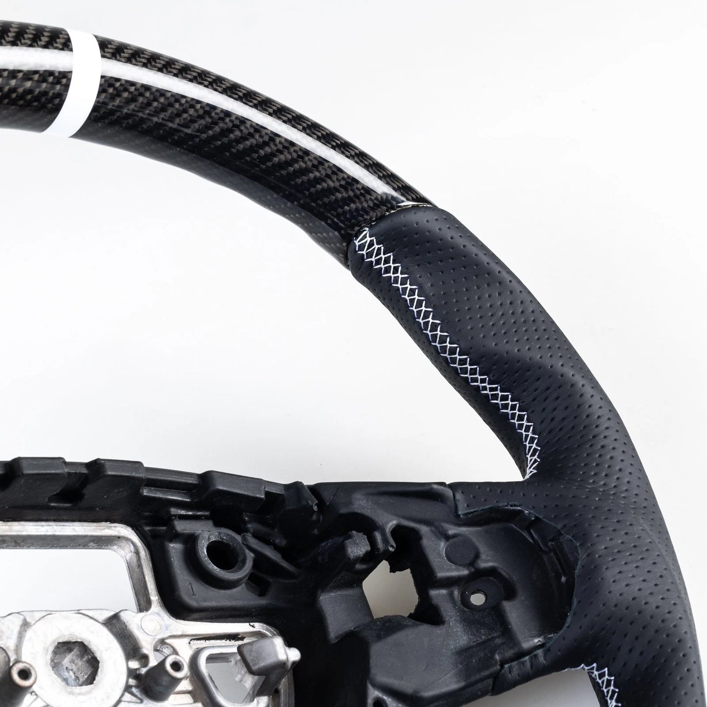 Carbon Fiber Flat Bottom Steering Wheel for Ford Focus Kuga (2020-2023)