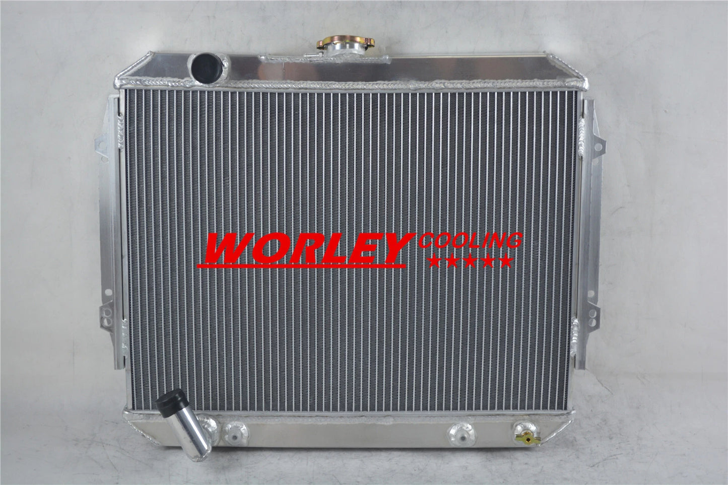 Alloy Radiator + Fan for Mitsubishi Pajero 3L (2000-2006)