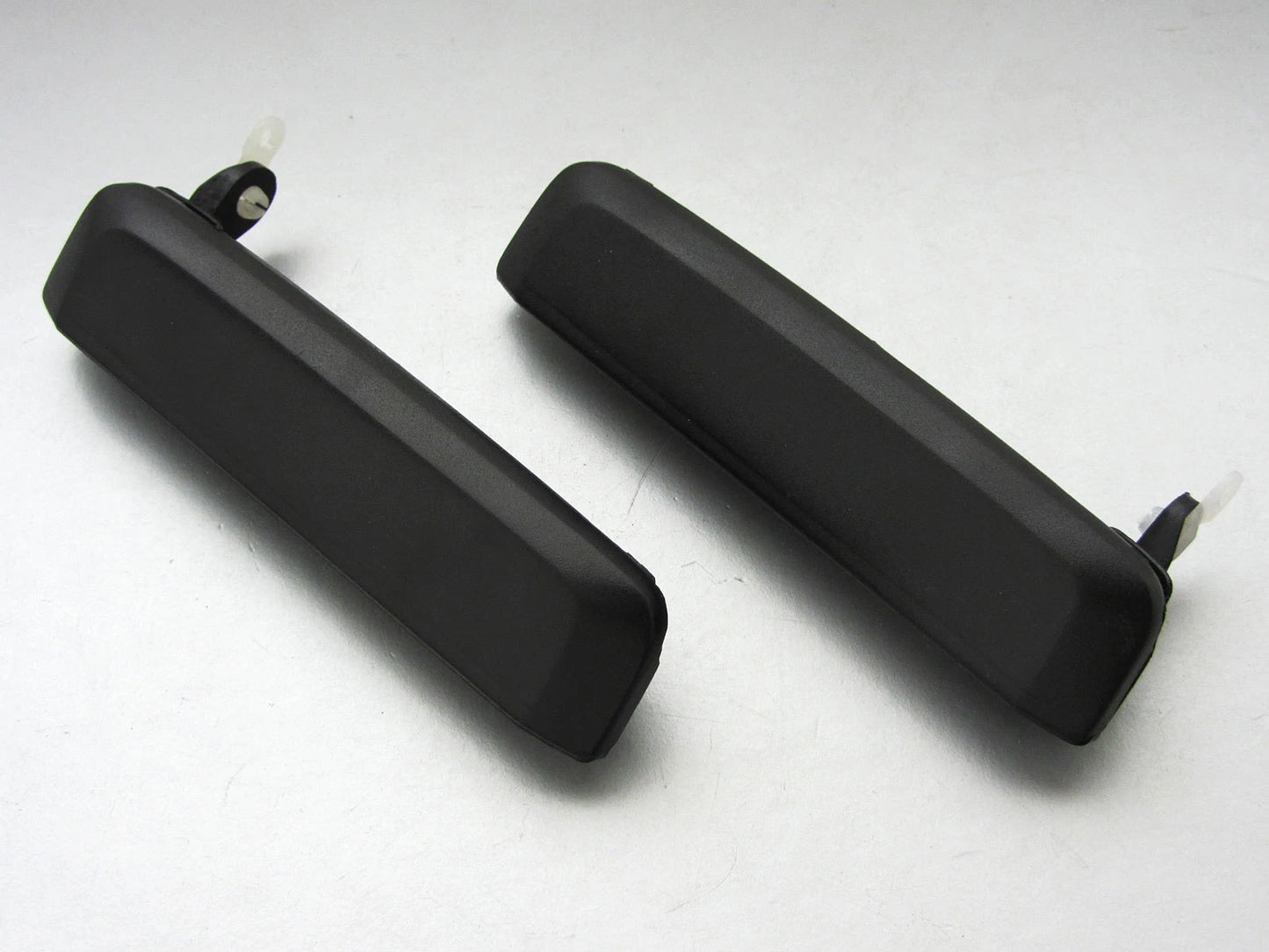 Black Outside Door Handle for Nissan Navara D21 Hardbody Pickup (1986-1997)