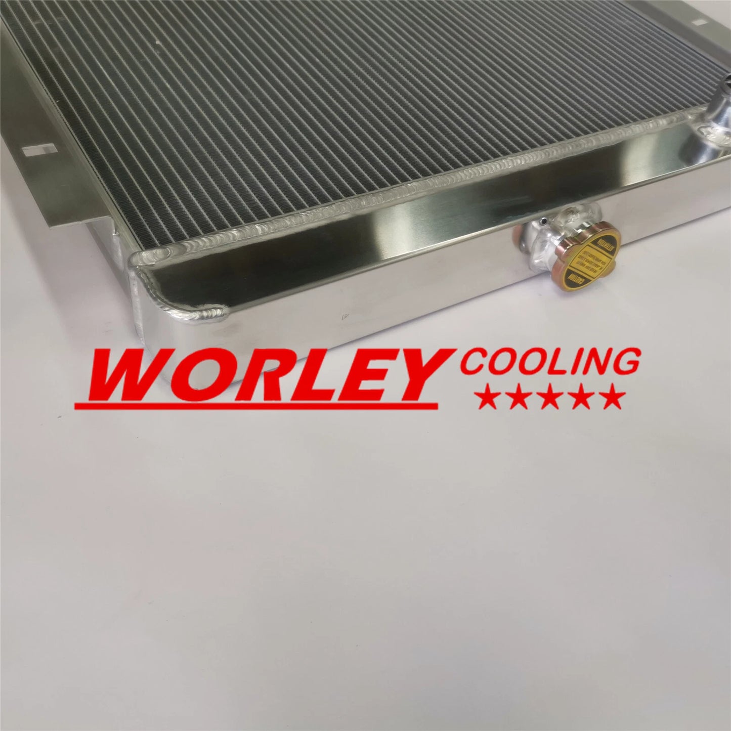 44mm Aluminum Radiator + Fan for 72-86 Jeep CJ5/CJ7 V8 (1972-1986)